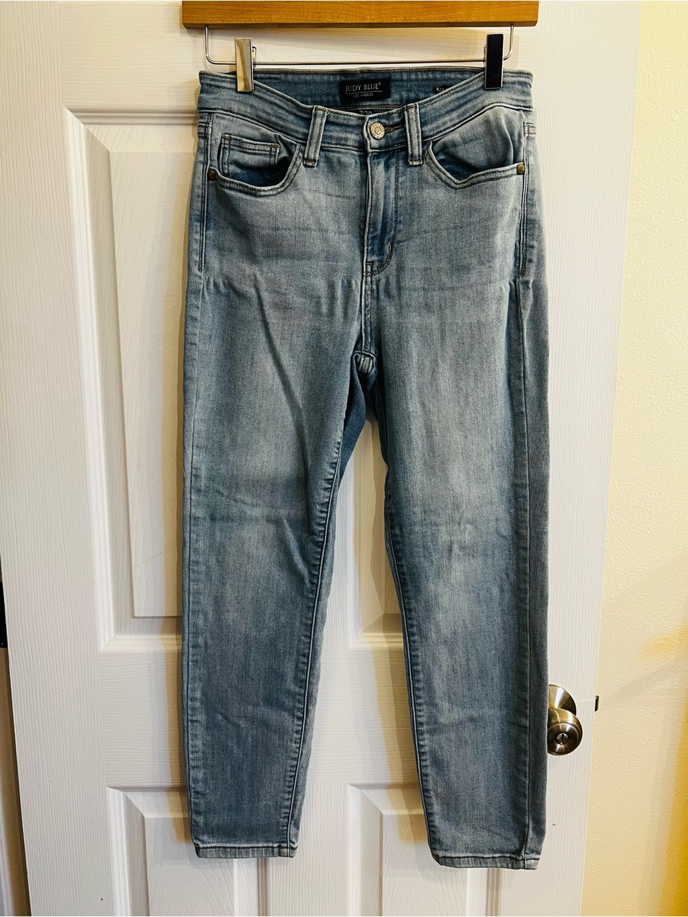 Judy Blue Light Wash Skinny Jeans